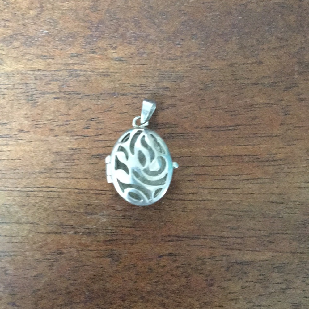 Locket pendant